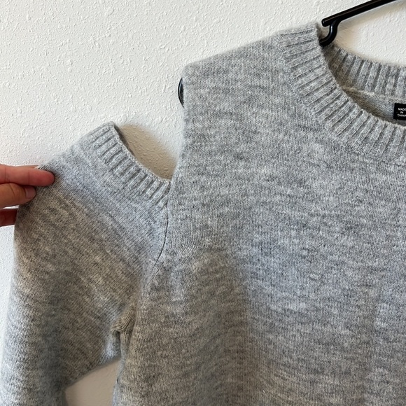 🛍️5/$20🛍️SHEIN open shoulder sweater - Picture 3 of 5